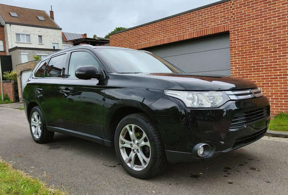 Mitsubishi 2.2 DI-D 2WD Plus 7 zit/siege