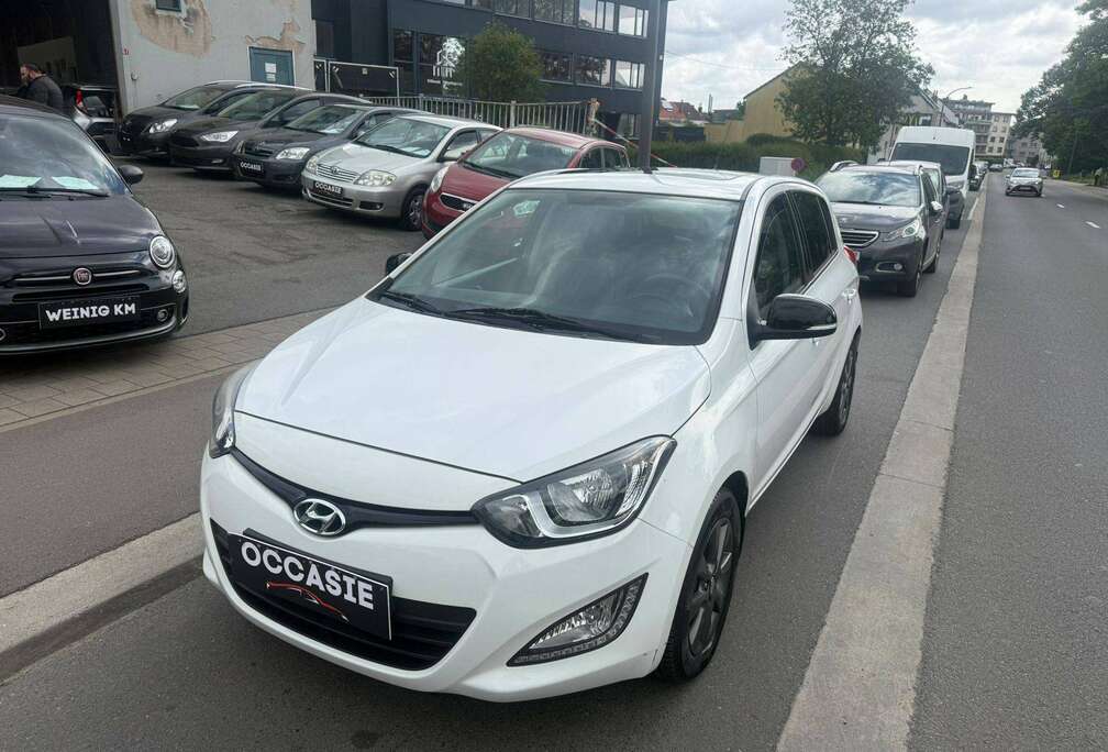 Hyundai i20 1.2i Comfort**12M GARANTIE**