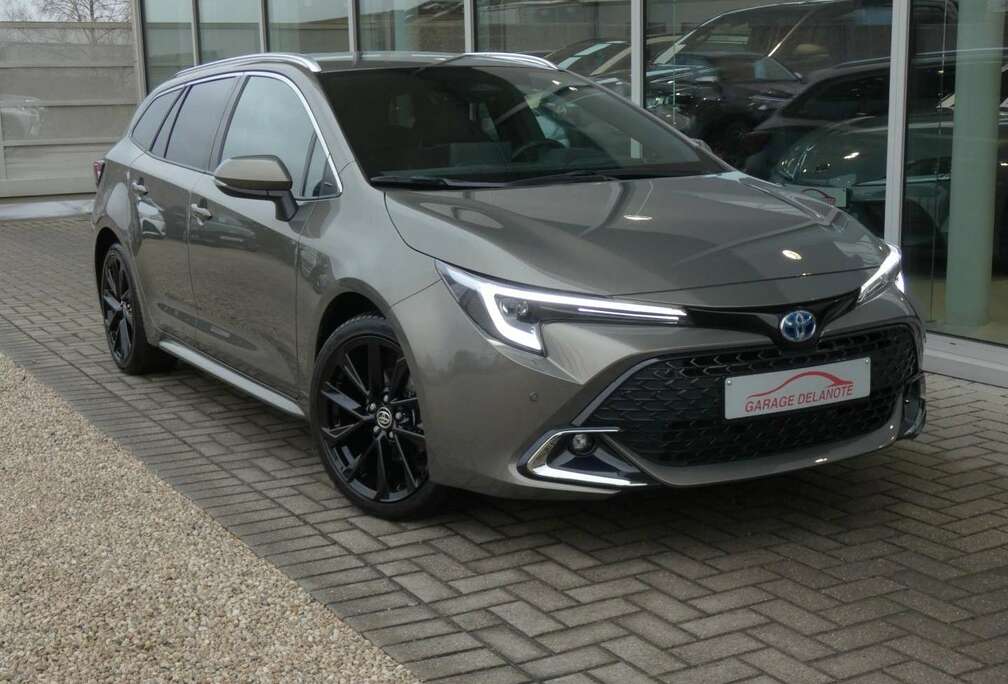 Toyota 1.8 Hybrid Premium 140pk +Head-up display FACELIFT