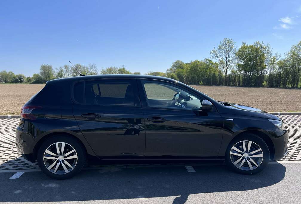Peugeot 1.2 PureTech Style S&S