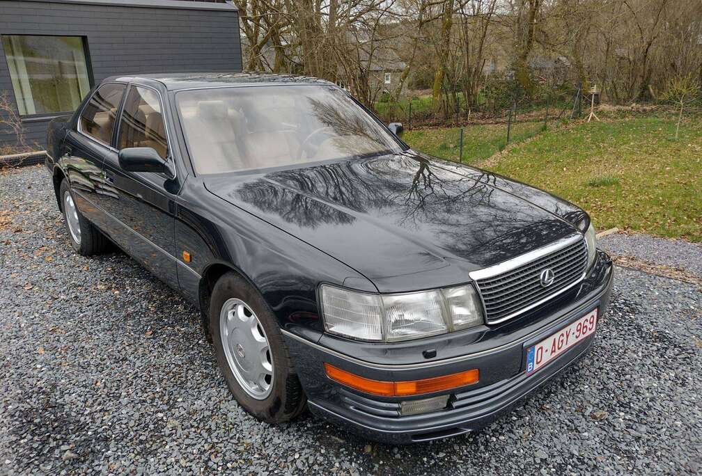 Lexus 4.0i V8 (X 08)