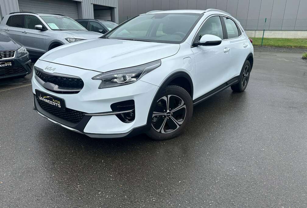 Kia PHEV 1.6 benzine + elektrisch, plug-in hybride, CARPLAY / CAMERA