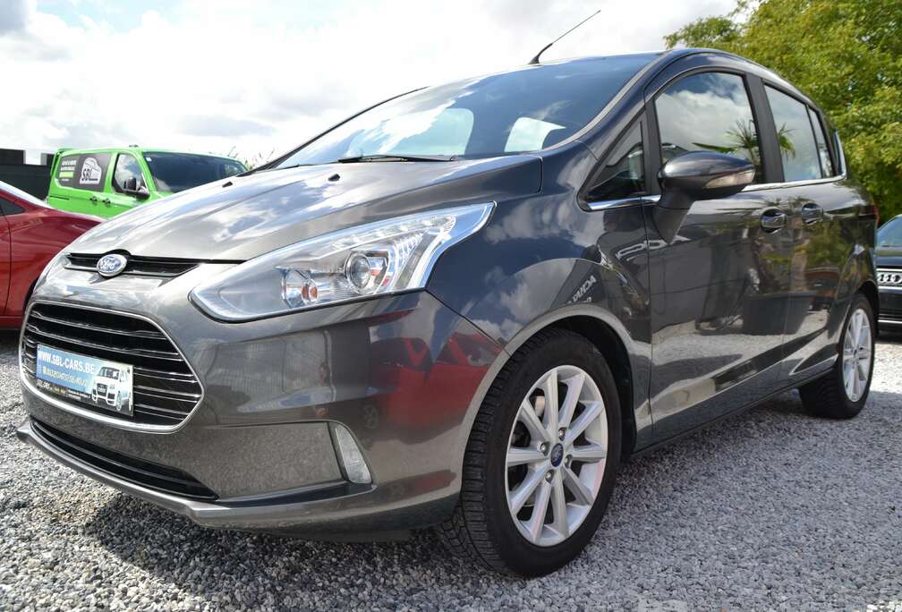 Ford NEW ARRIVAL1.0 EcoBoost Titanium S