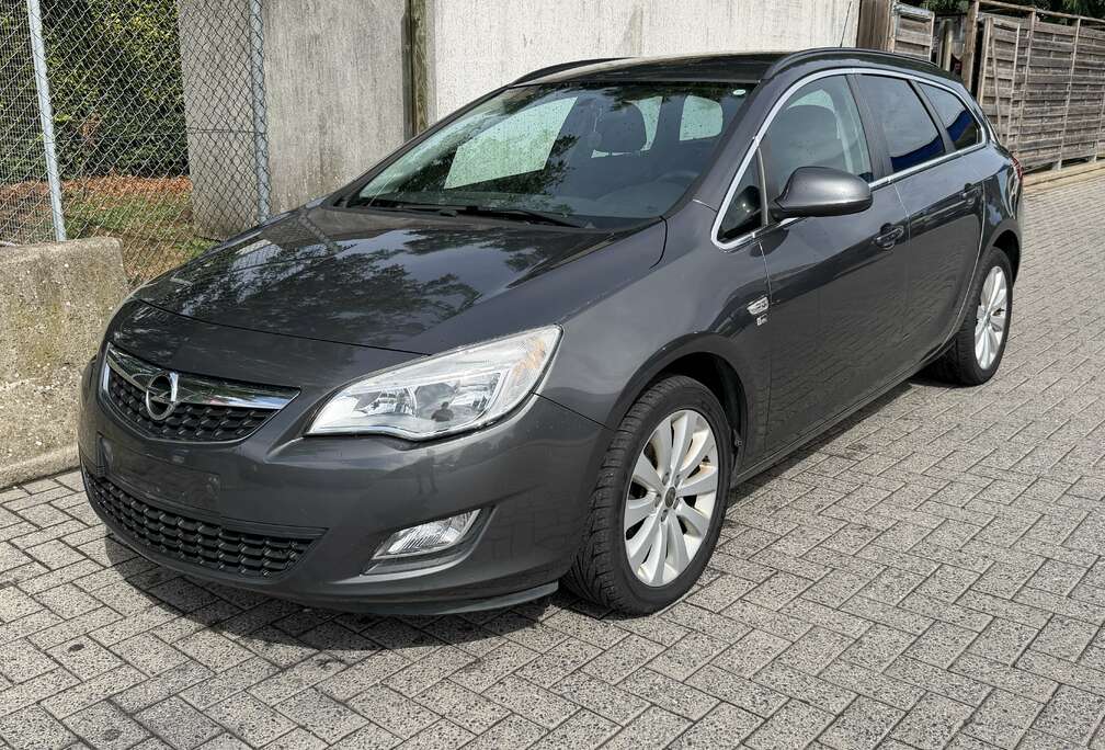Opel Sports Tourer 1.4 Turbo Cosmo