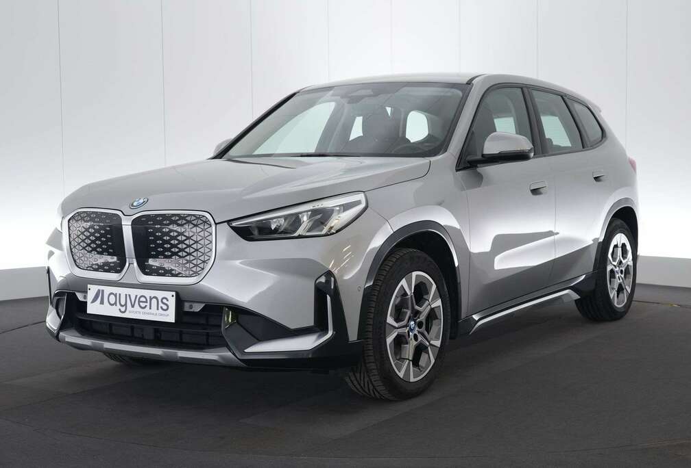 BMW eDrive20 xLine LEDER/CUIR LED GPS PDC CAM Verw. Sportzetels