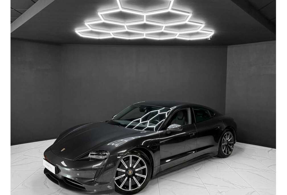 Porsche PERFORMANCE / PPF / APPROVED / 5-SEATS / BOSE