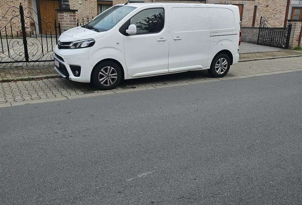 Toyota MEDIUM 120 D-4D BVM6 ACTIVE