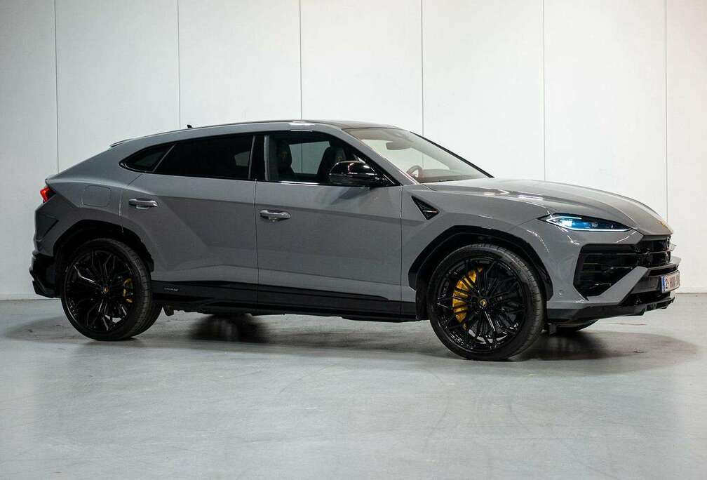 Lamborghini Urus SE 2025