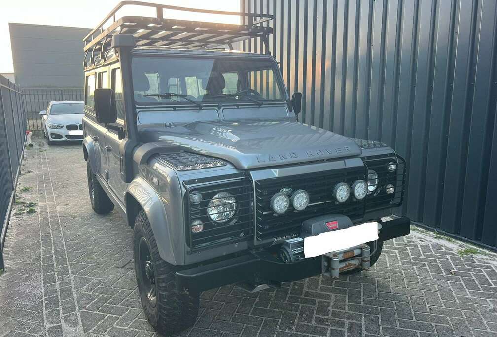 Land Rover 110 SE 2.2 Td4 / € 31.900 netto / 7pl. / Airco /