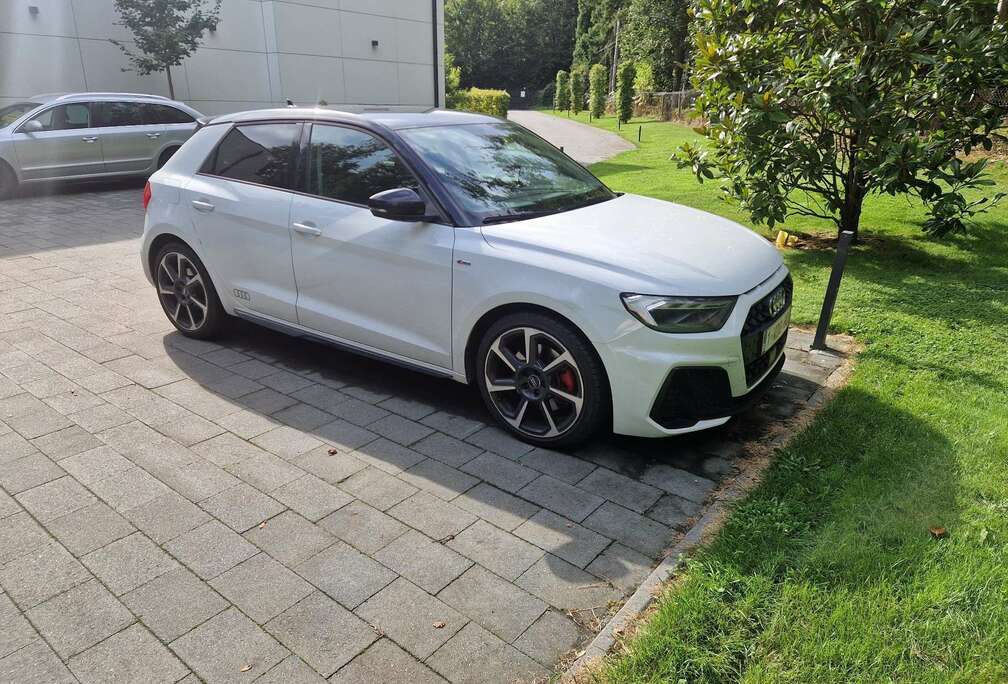 Audi Sportback 40 TFSI S line tronic