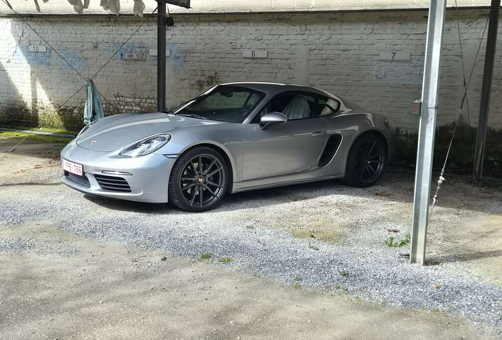 Porsche Sport Chrono/ 2.0 met laungecontrol en 370PK