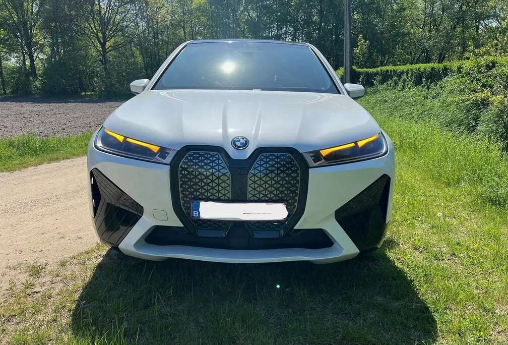 BMW iX 76.6 kWh xDrive40