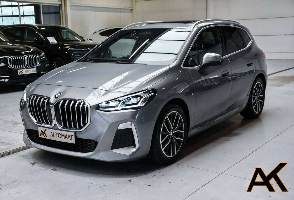 BMW Active Tourer 220iA MHEV Automaat - NAVIGATIE / TREKHAAK / OPEN-PANODAK / SMARTLINK / LEDER