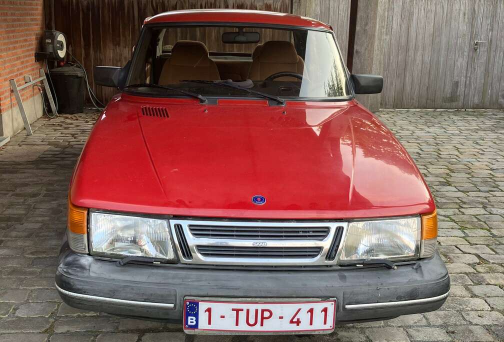 Saab 900 i 16