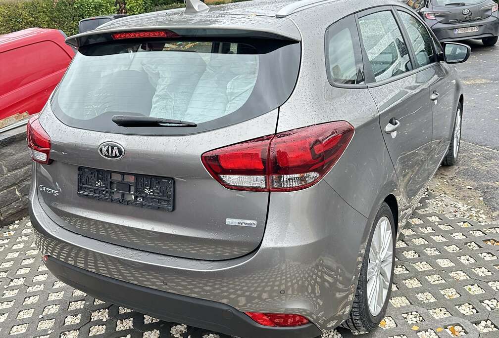 Kia 1.6i 2018  7 places.