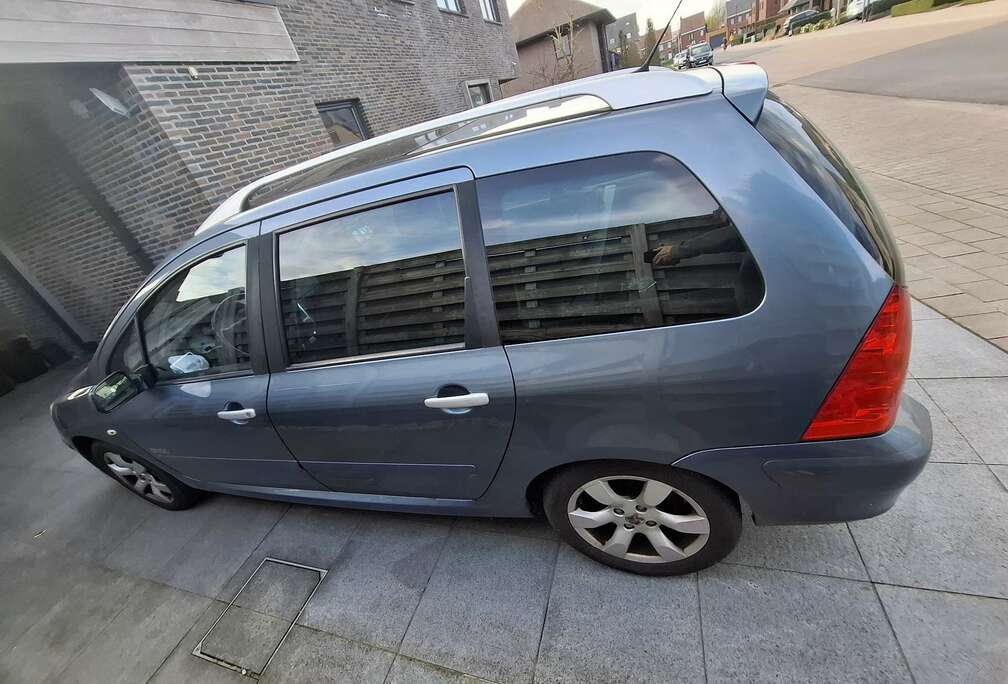 Peugeot SW 2.0 HDi Oxygo FAP