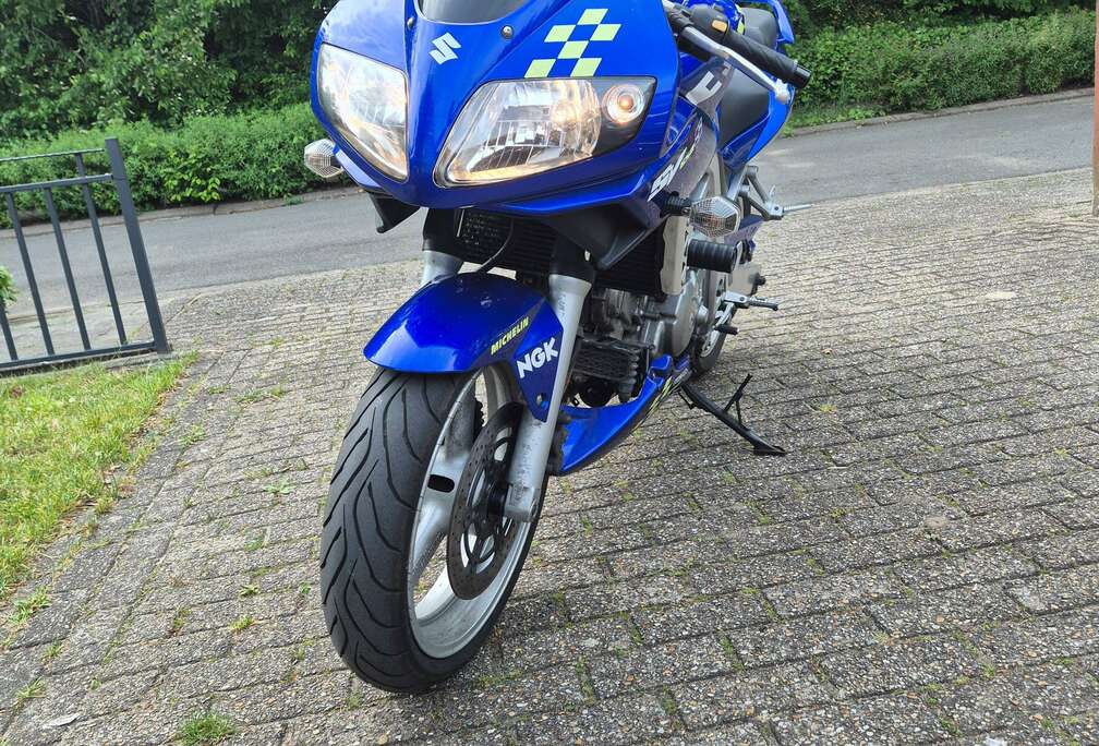 Suzuki SV650S