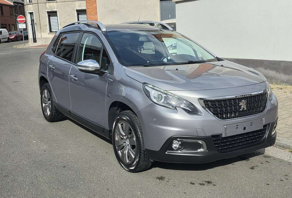 Peugeot 2008 1.2i PureTech Style S
