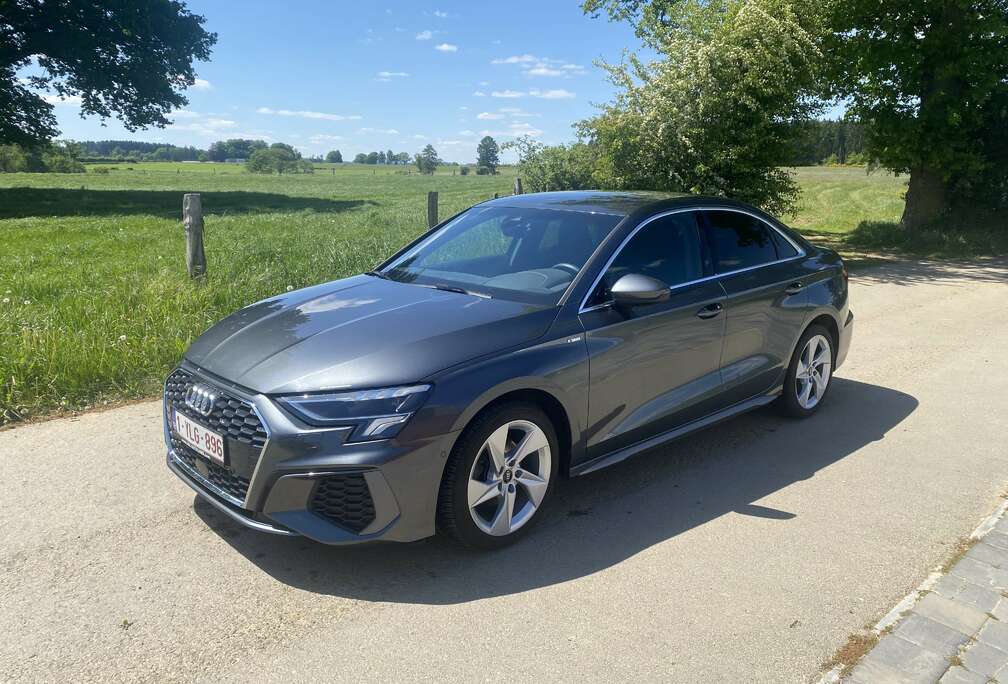 Audi Sedan 30 TDi S line tronic