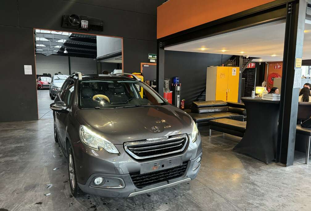 Peugeot 1.2i - A/C - NAVI - PANO - MEDIA/TEL - LIM/REG