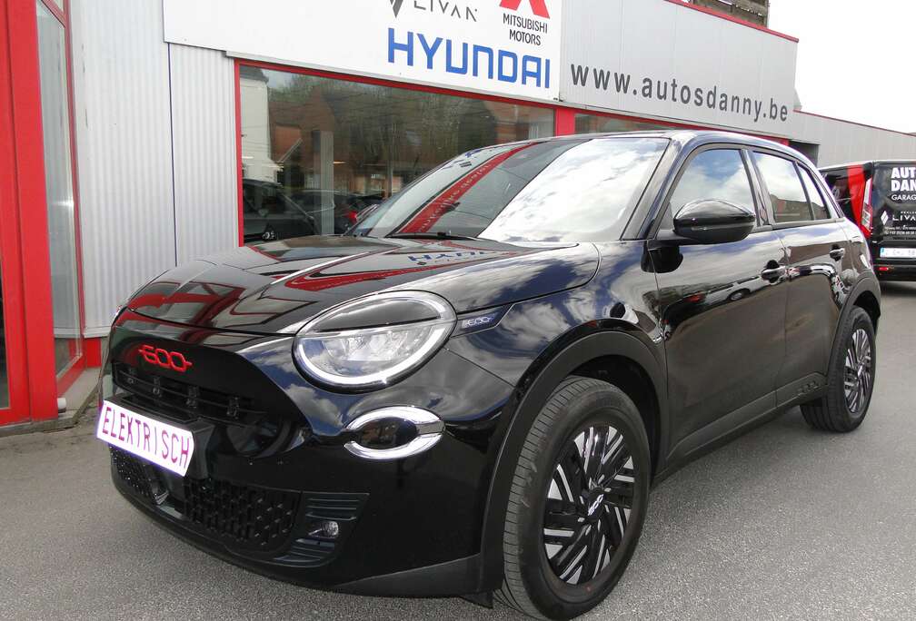 Fiat e-600 54 kWh Red