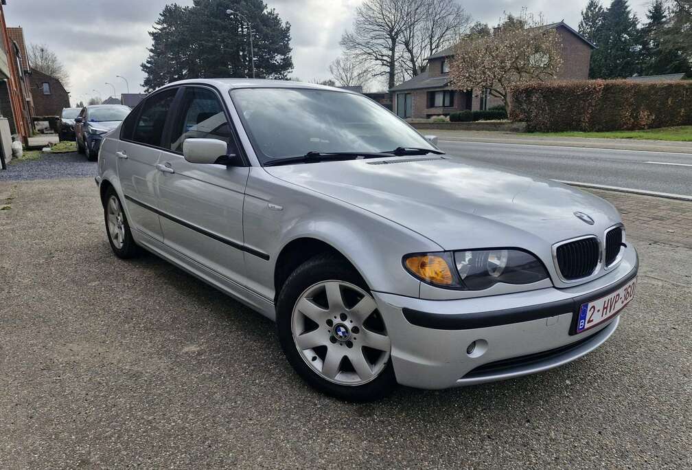 BMW 318i Edition Lifestyle