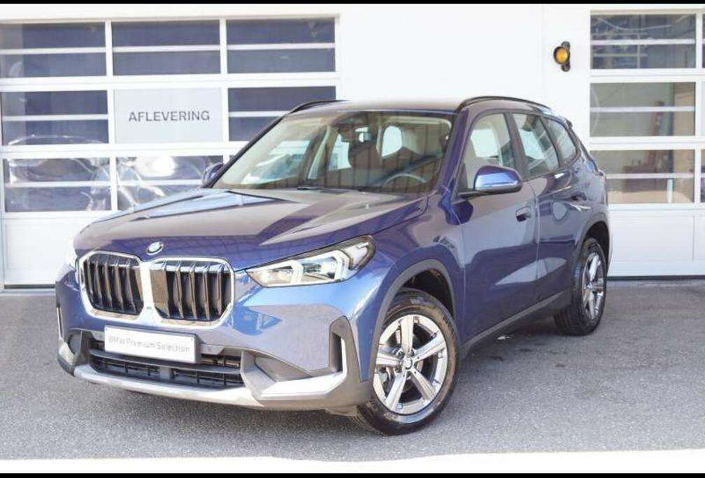 BMW i sDrive18i  BMW Premium Selec