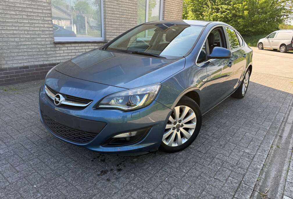 Opel Astra 1.4 Turbo Cosmo