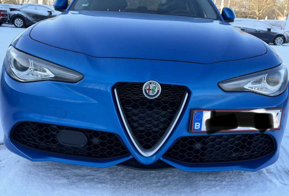 Alfa Romeo 2.0 Turbo 16V AT8-Q4 Veloce