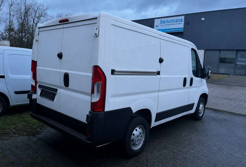 Peugeot 2.2 BlueHDi L1H1 Pro S/S