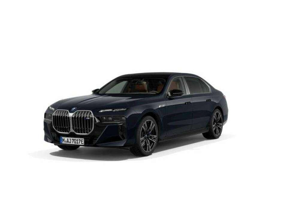 BMW M760e xDrive | EXEC LOUNGE | B&W | TOWB |