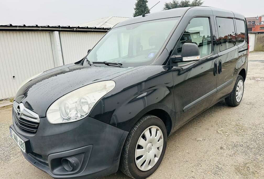 Opel Combo Tour 1.4i ESSENCE AIRCO 6950€