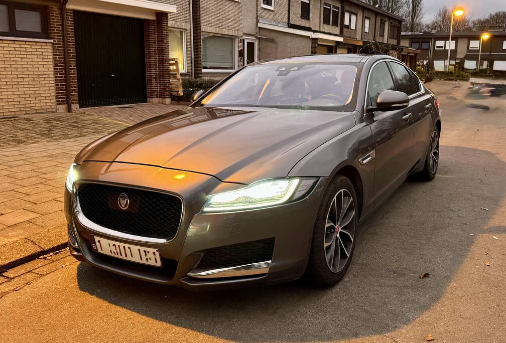 Jaguar XF 2.0 T AWD Prestige (EU6.2)