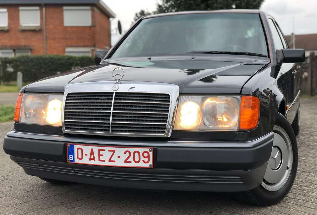 Mercedes-Benz MERCEDES E300D OLDTIMER TURBO**SPORTLINE**AIRCO