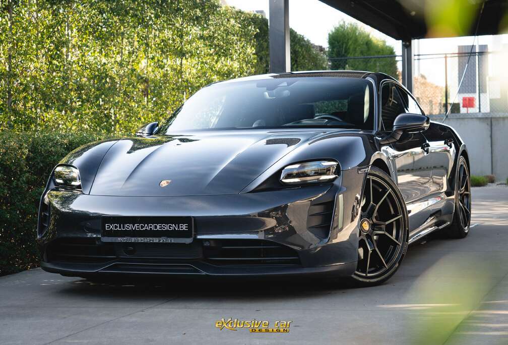 Porsche GTS Coupe 93.4 kWh /21\'\'/Pano/Adaptive 18-w. Memory Seats/360Cam/HUD/SportChrono/ACC/Keyless/