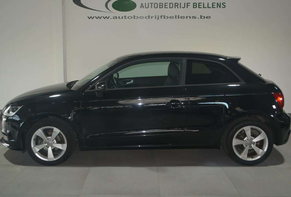 Audi A1 1.0 TFSI Sport / NAVI / LEDER-ALCANTARE