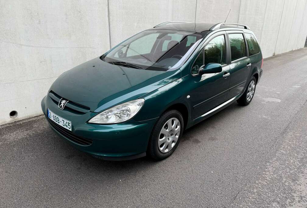 Peugeot SW 1.6i / Boite automatique / clim / toit pano ..