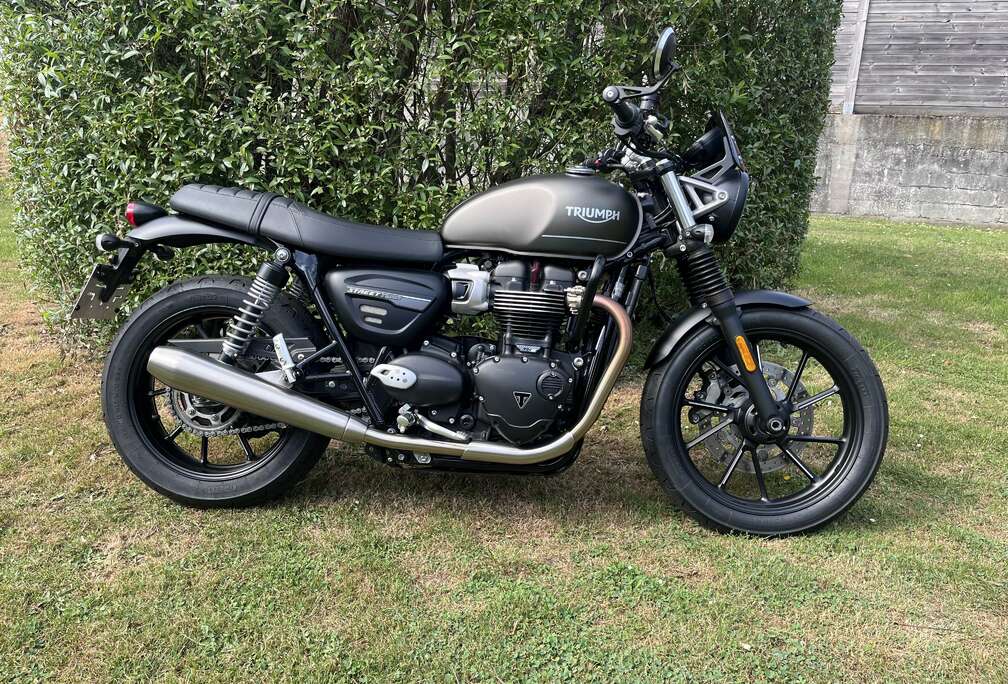 Triumph Matt Iron Stone 900