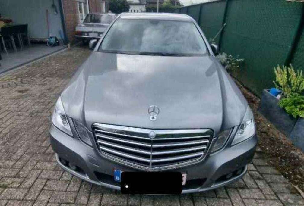 Mercedes-Benz E 220 CDI DPF BlueEFFICIENCY Automatik