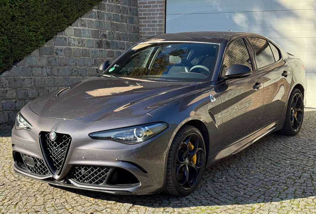 Alfa Romeo Giulia Quadrifoglio 2.9 V6 Bi-Turbo AT8