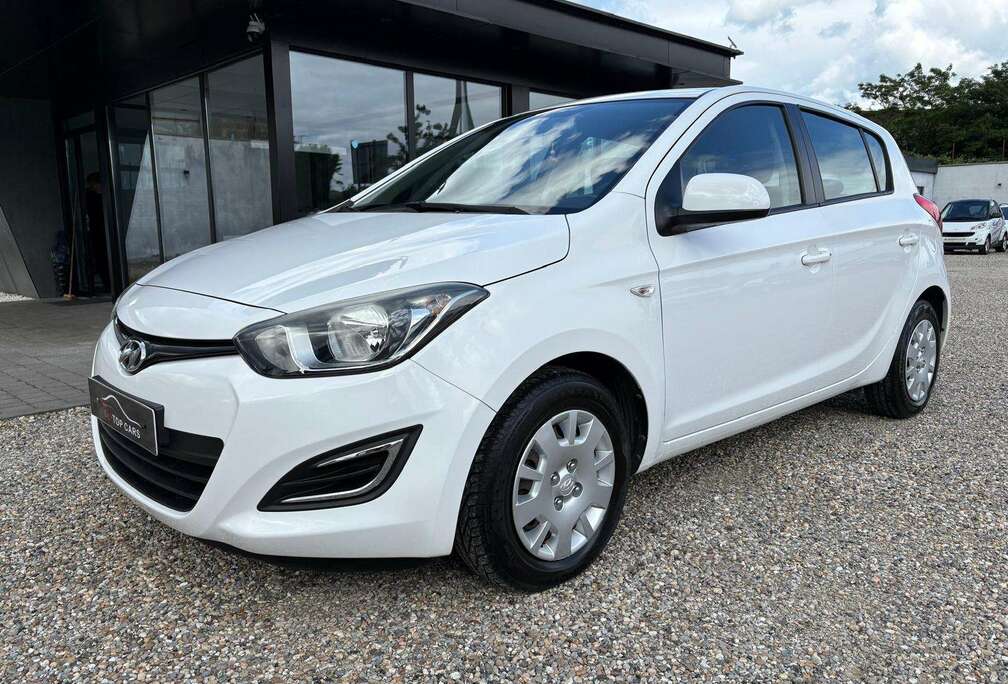 Hyundai i20 1.1 CRDi Go ** 12 Mois De Garantie **