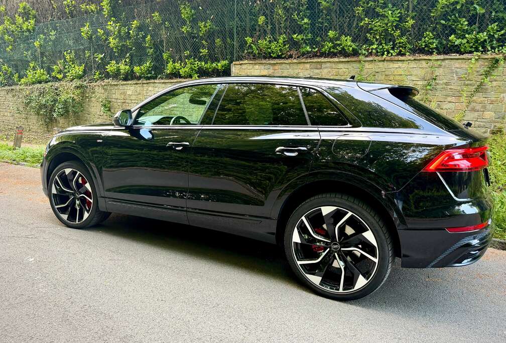 Audi Q8 55 TFSI e Quattro Competition Tiptronic (EU6AP)