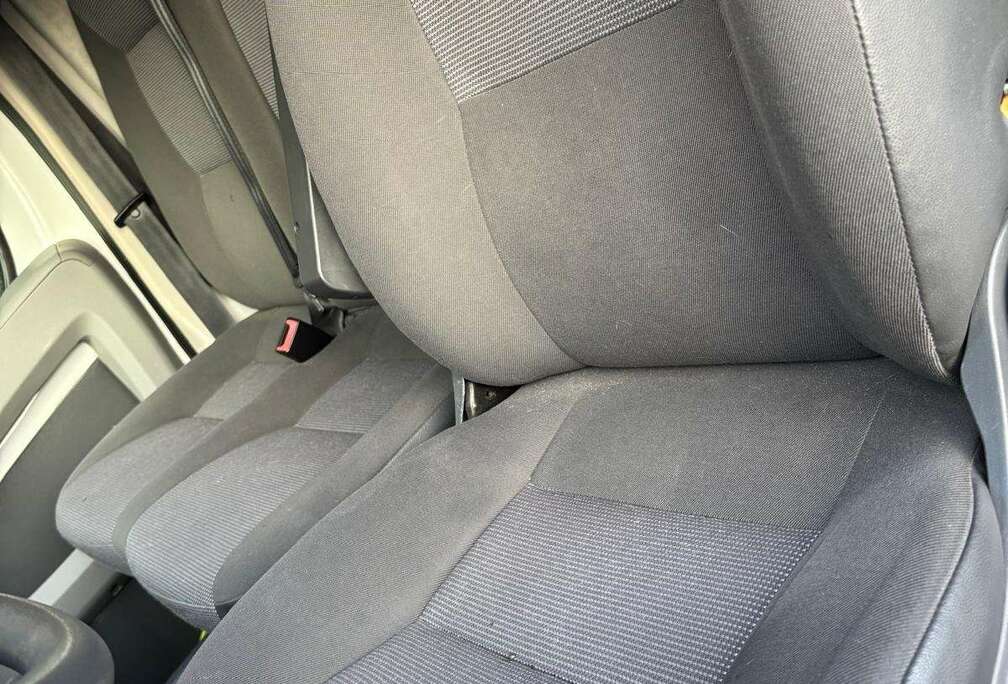 Peugeot 2.2 HDi L2H2 Standard