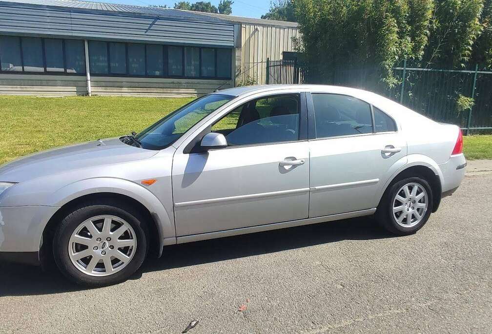 Ford 1.8i 16v Trend