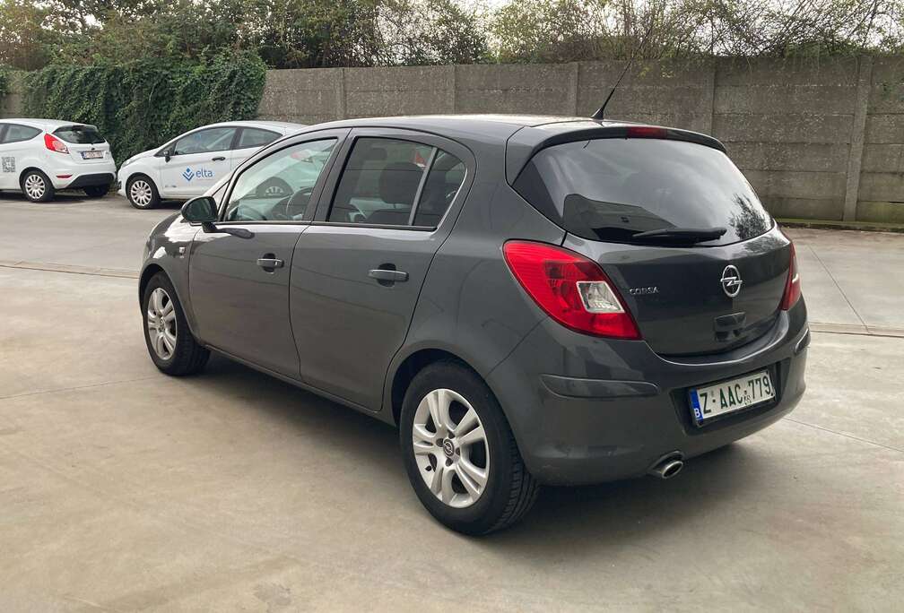 Opel 1.4 benzine 2011 met 125000km*KETTINGMOTOR*EURO 5*LEZ OK*TREKHAAK*ZEER GOED*