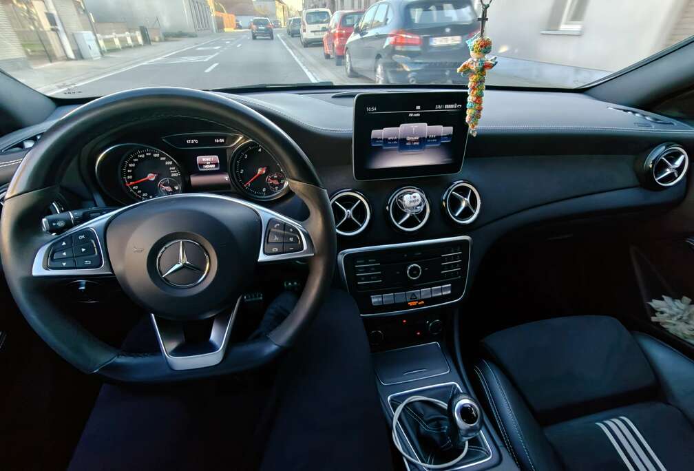Mercedes-Benz CLA 200 d Business Solution AMG