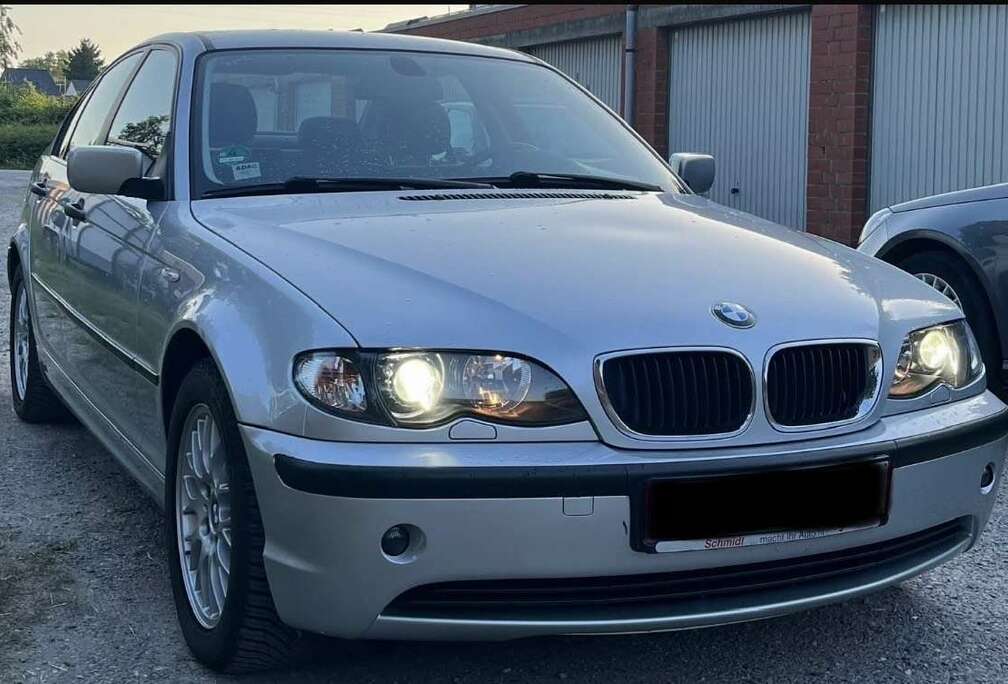 BMW 318i Pack