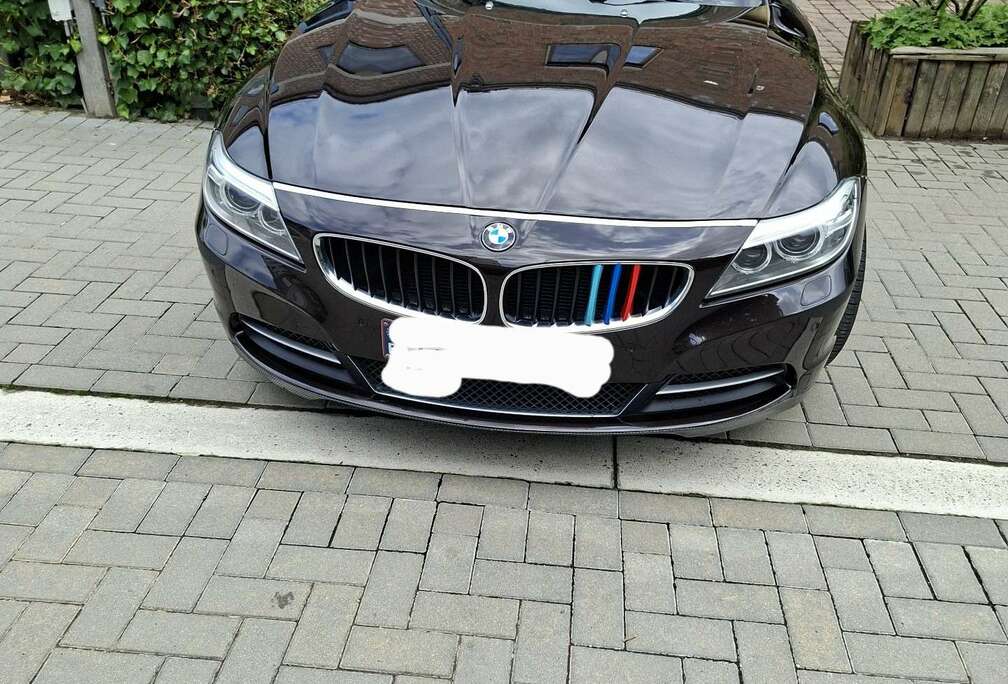 BMW 2.0i sDrive18i