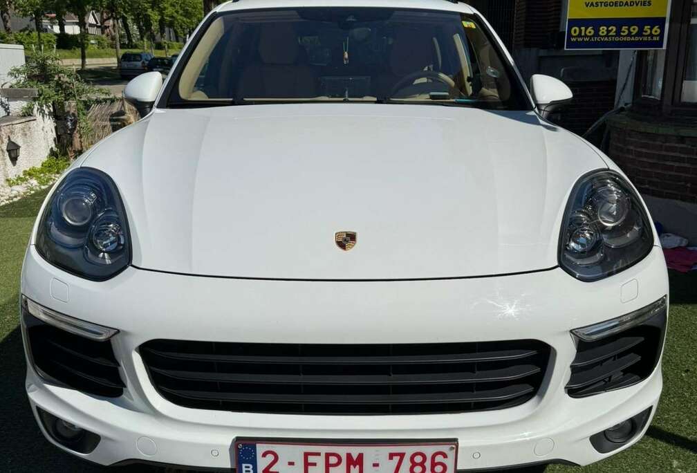 Porsche S Hybrid Tiptronic