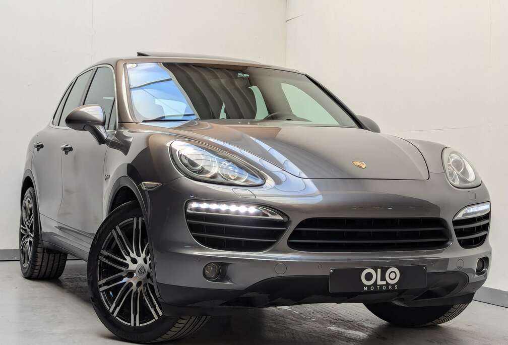 Porsche 3.0i V6 Hybrid Tiptronic S